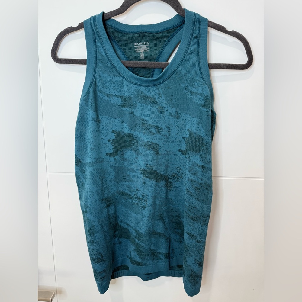 Athleta Momentum Camo Tank Size Small teal green